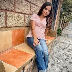 Meet your Posher, Daniela